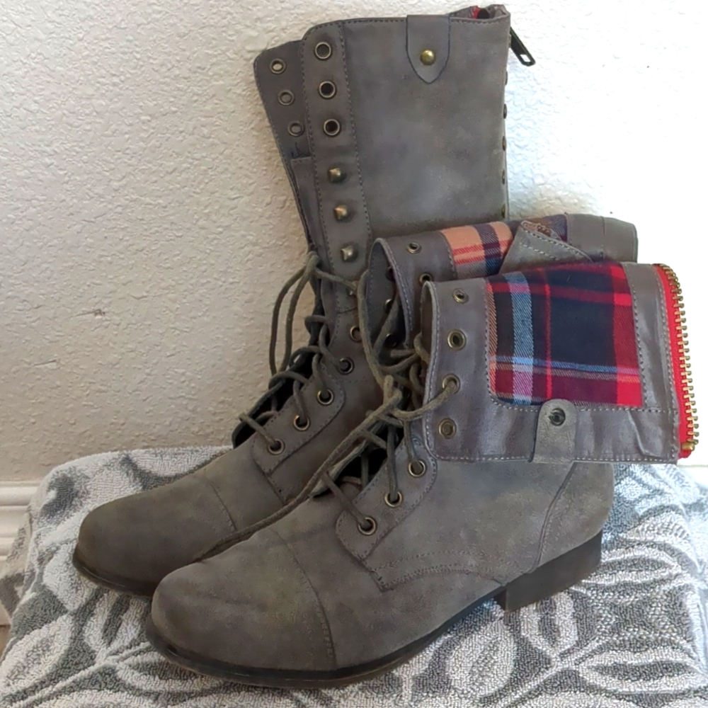 Grey and plaid lace up combat boots size 8 new!